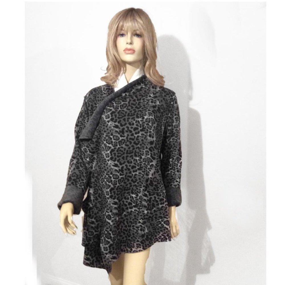 Chico's Leopard Print Soft & Plush Long Oversized… - image 4